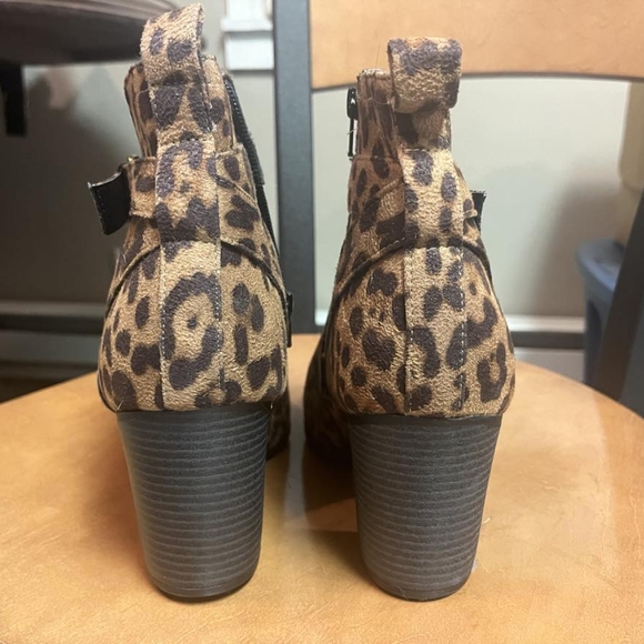 Time & Tru Cheetah Print Ankle Boots (Size 11 W) - Picture 4 of 5